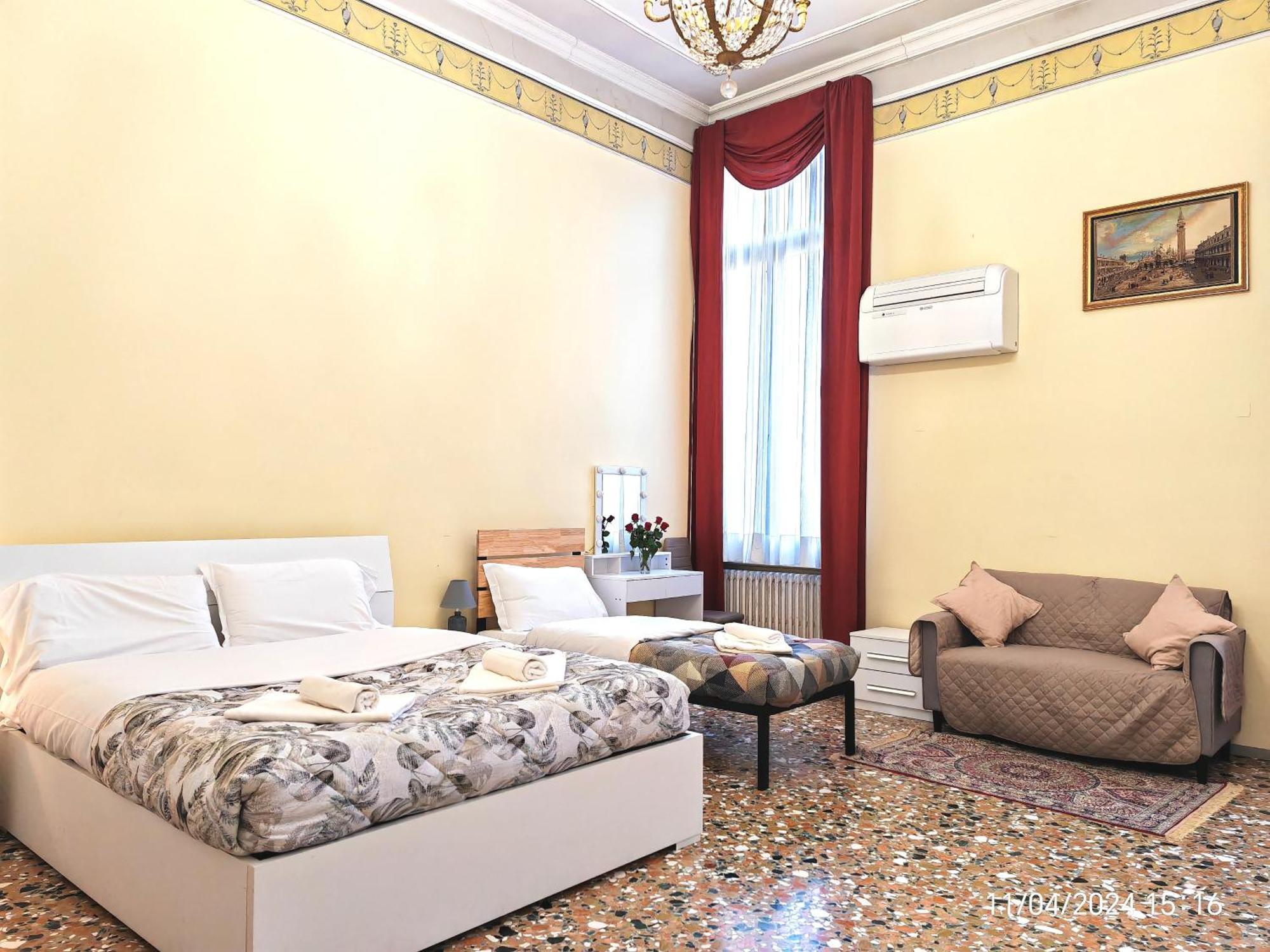 Venice Tourist House Exterior foto
